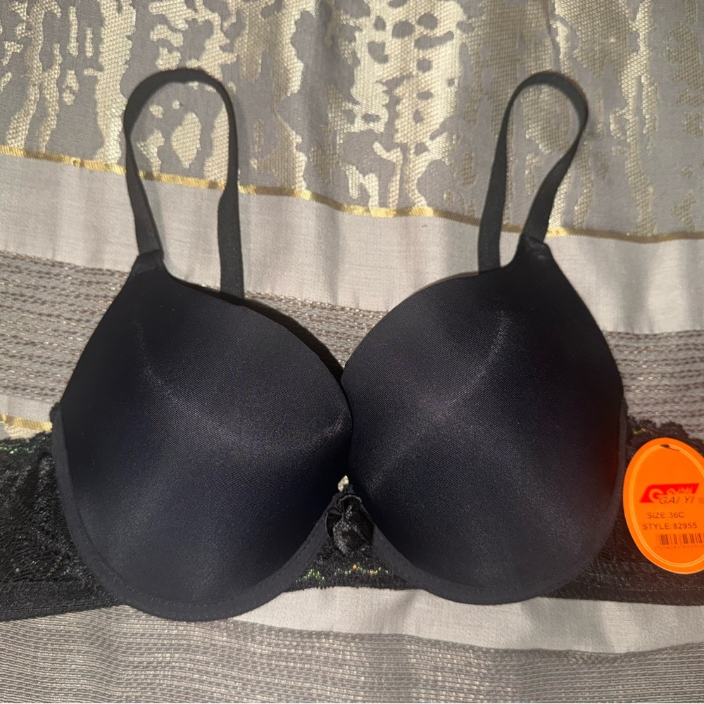 New bra 36C